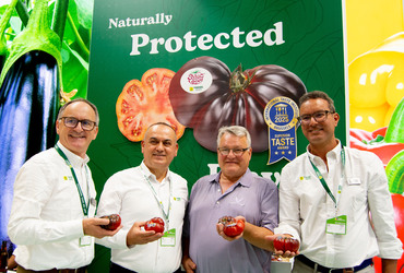 Yuksel Seeds and Lakeshore Veggie Growers sign Sweetloom Exclusive Agreement 